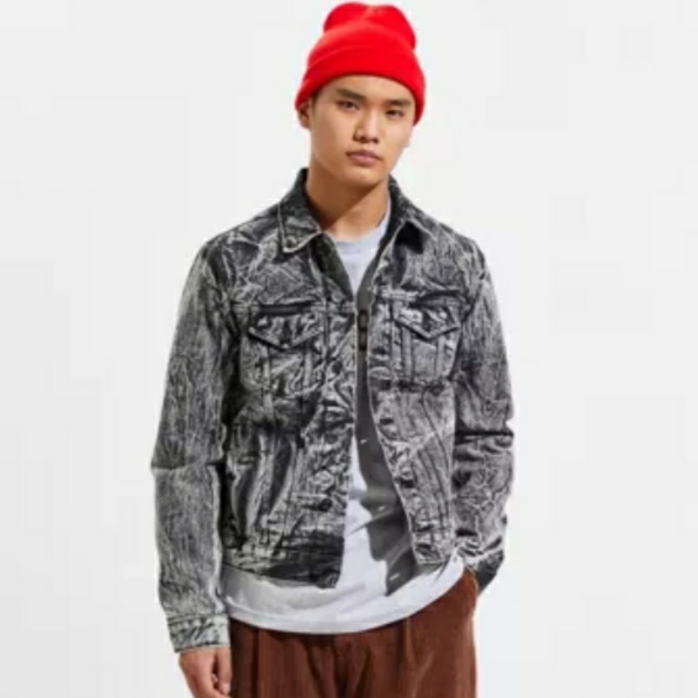 NWT UO BDG DARK BLACK WASH DENIM TRUCKER JACKET - Picture 2 of 7